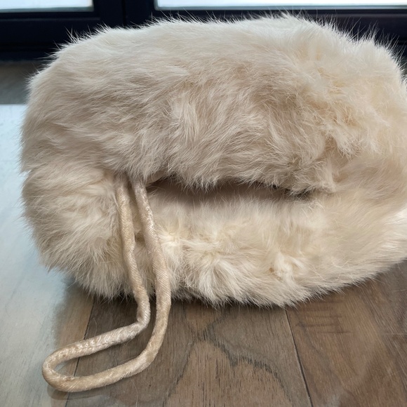 Excellent Condition Vintage Real Fur Hand Muff - Picture 7 of 8